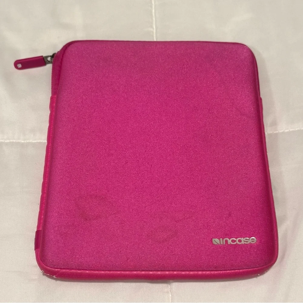 Incase Sleeve for 9-inch Tablet